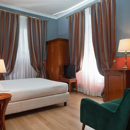 Oceania Hotel 2*