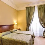 Oceania فندق 2*