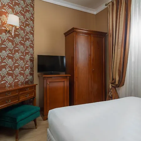 Oceania Hotel