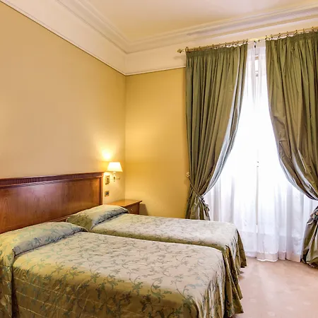 Oceania Hotel 2*